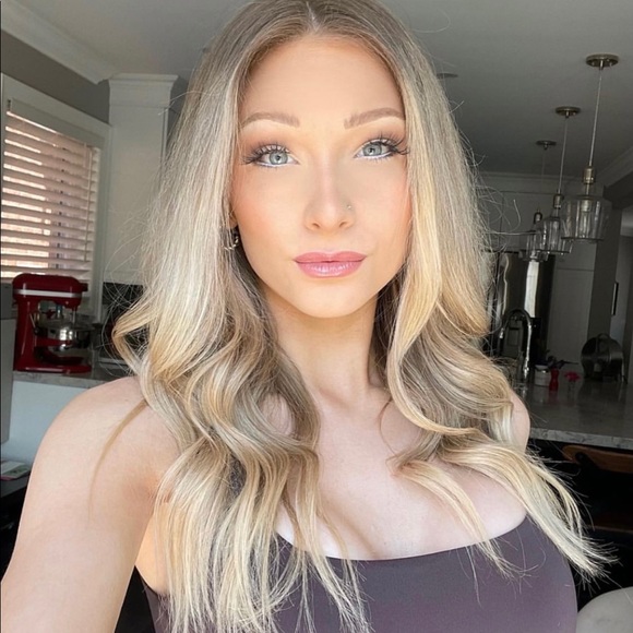 Meet your Posher, Rachel - Picture 3 of 7